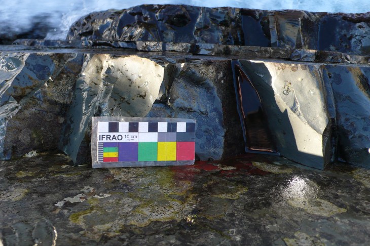 Ruddy Beck: conchoidal fracturing on vertical Seathwaite Tuff bedding